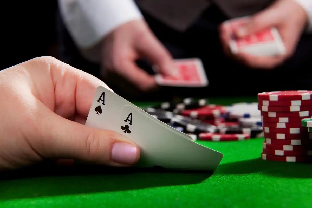 Pragmatic Play live-dealer blackjack table interface on paito bullseye showing dealer and betting controls